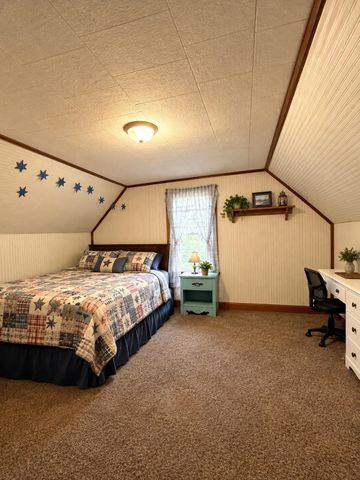 110 N Grover Avenue, Alma, MI 48801