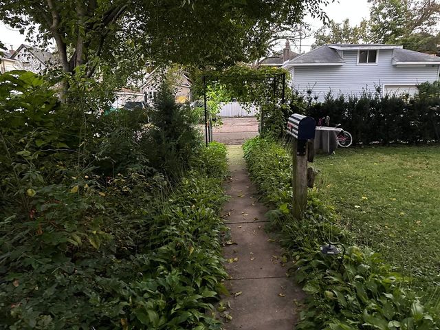 607 Richmond Street, Joliet, IL 60435