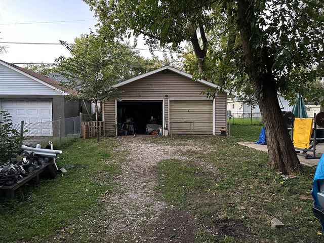 607 Richmond Street, Joliet, IL 60435