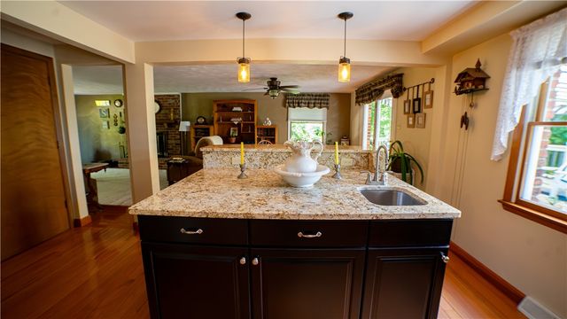 5911 Oak Hill Ct, Murrysville, PA 15632