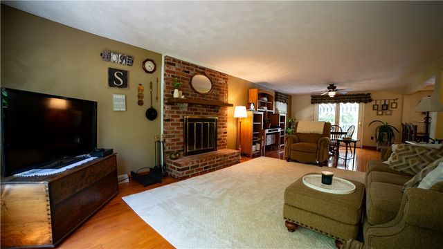 5911 Oak Hill Ct, Murrysville, PA 15632