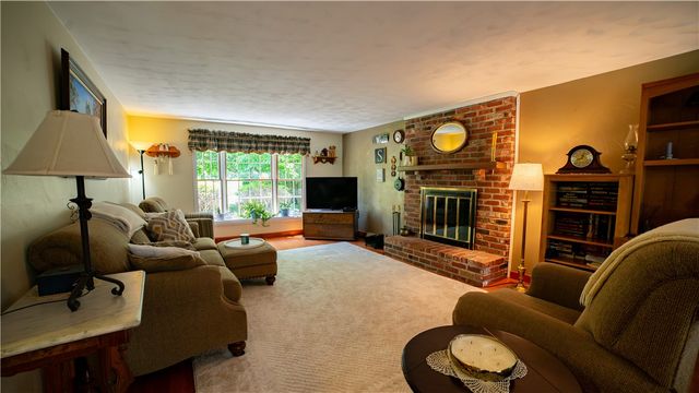 5911 Oak Hill Ct, Murrysville, PA 15632