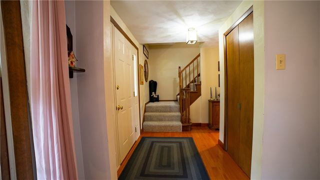 5911 Oak Hill Ct, Murrysville, PA 15632