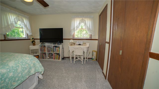 5911 Oak Hill Ct, Murrysville, PA 15632