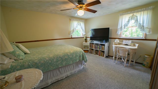 5911 Oak Hill Ct, Murrysville, PA 15632