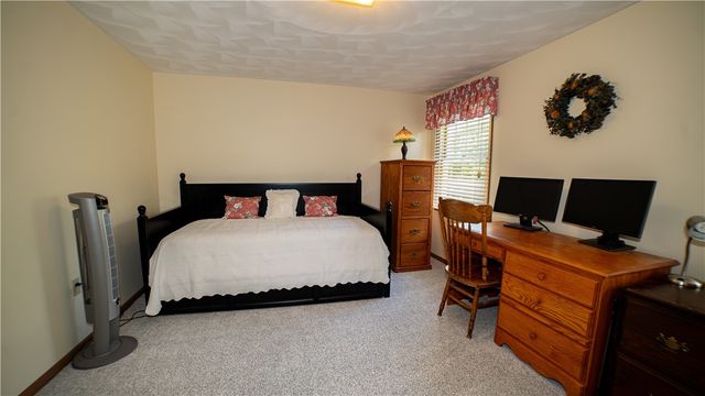 5911 Oak Hill Ct, Murrysville, PA 15632