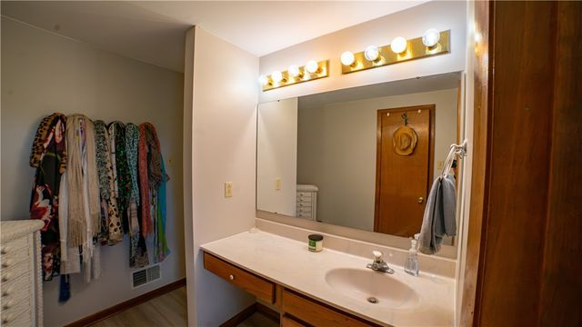 5911 Oak Hill Ct, Murrysville, PA 15632