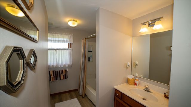 5911 Oak Hill Ct, Murrysville, PA 15632