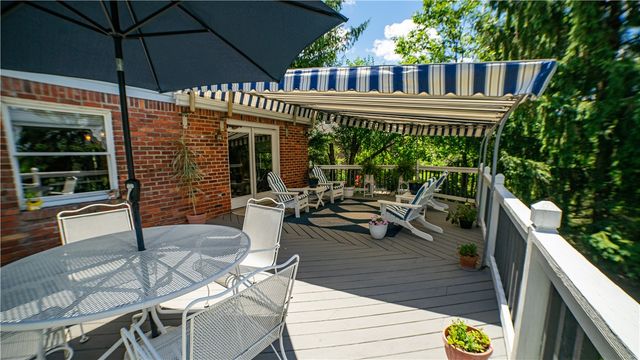 5911 Oak Hill Ct, Murrysville, PA 15632