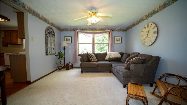 5911 Oak Hill Ct, Murrysville, PA 15632