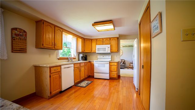 5911 Oak Hill Ct, Murrysville, PA 15632