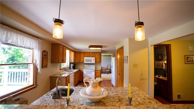 5911 Oak Hill Ct, Murrysville, PA 15632