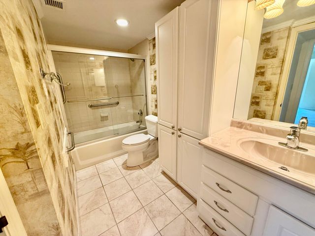 100 SE 5th Avenue 107, Boca Raton, FL 33432
