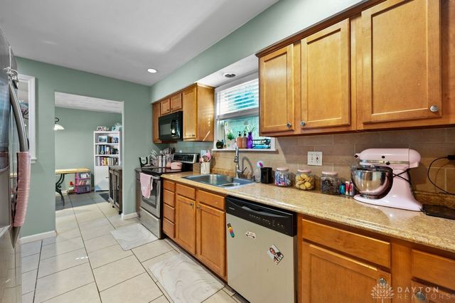 2302 King Richard Parkway, Miamisburg, OH 45342