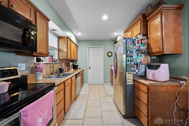 2302 King Richard Parkway, Miamisburg, OH 45342