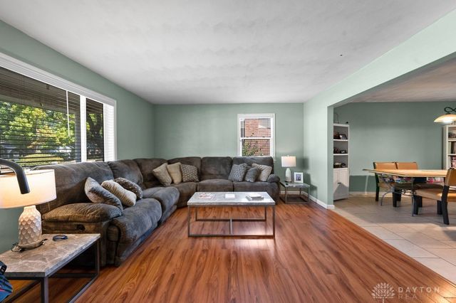 2302 King Richard Parkway, Miamisburg, OH 45342