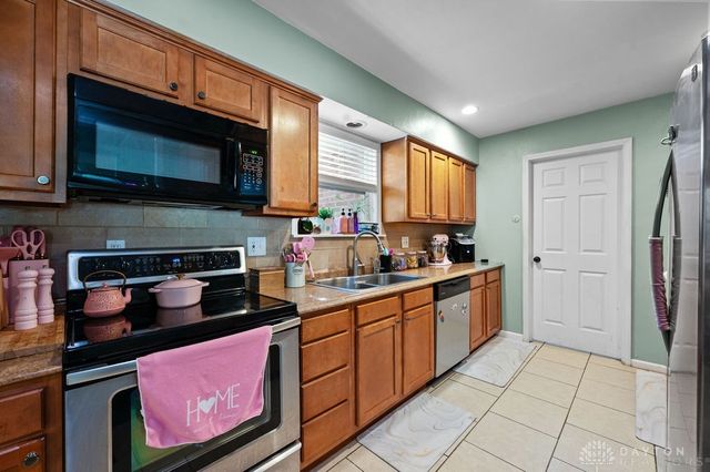 2302 King Richard Parkway, Miamisburg, OH 45342