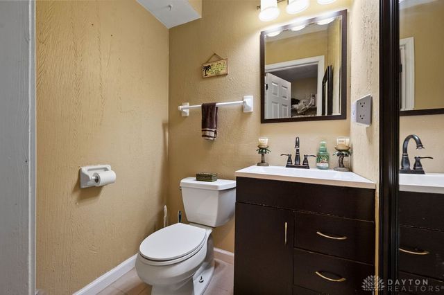 2302 King Richard Parkway, Miamisburg, OH 45342