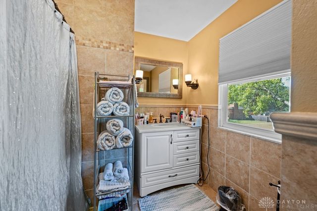 2302 King Richard Parkway, Miamisburg, OH 45342