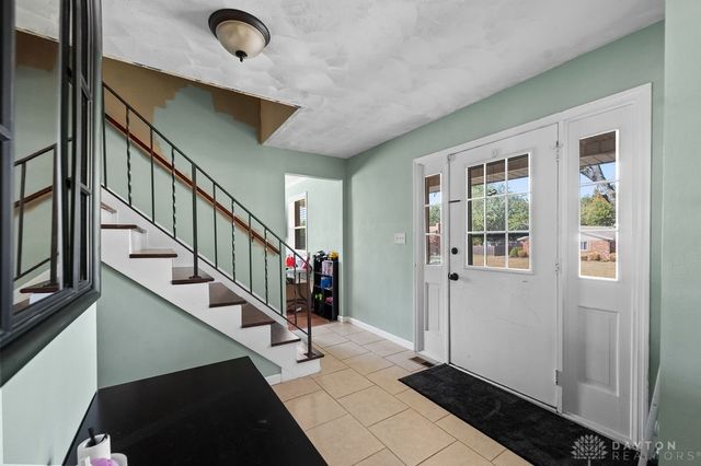 2302 King Richard Parkway, Miamisburg, OH 45342