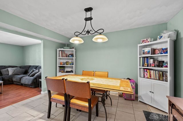 2302 King Richard Parkway, Miamisburg, OH 45342