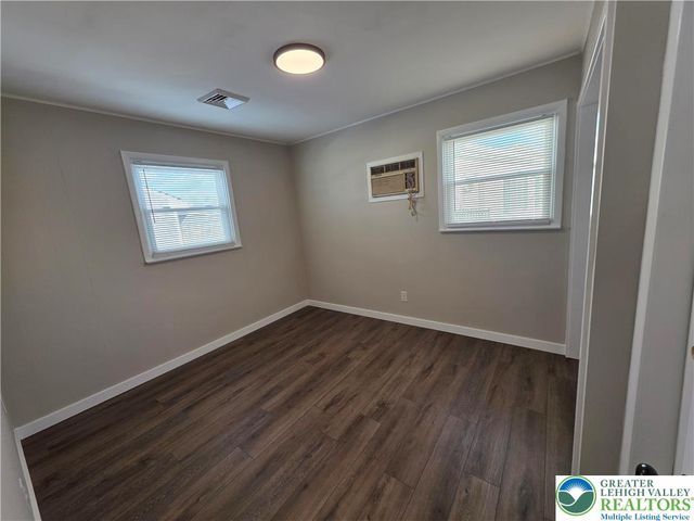 1958 Aripine Avenue, Bethlehem City, PA 18018