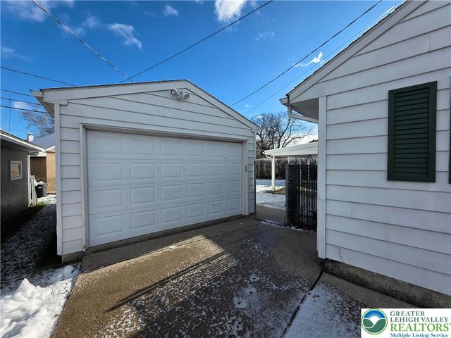 1958 Aripine Avenue, Bethlehem City, PA 18018