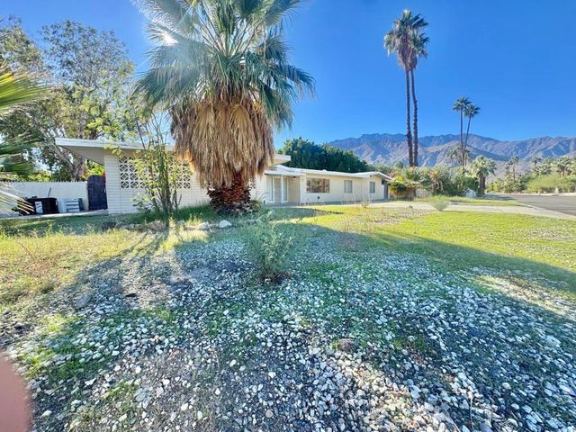 995 E Chia Road, Palm Springs, CA 92262