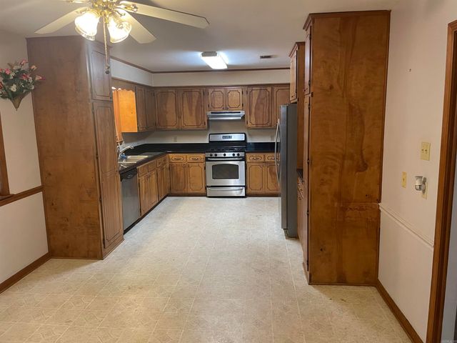13 Bernard, Conway, AR 72032