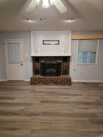 13 Bernard, Conway, AR 72032