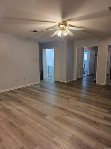 13 Bernard, Conway, AR 72032