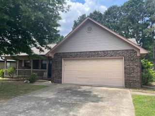 13 Bernard, Conway, AR 72032