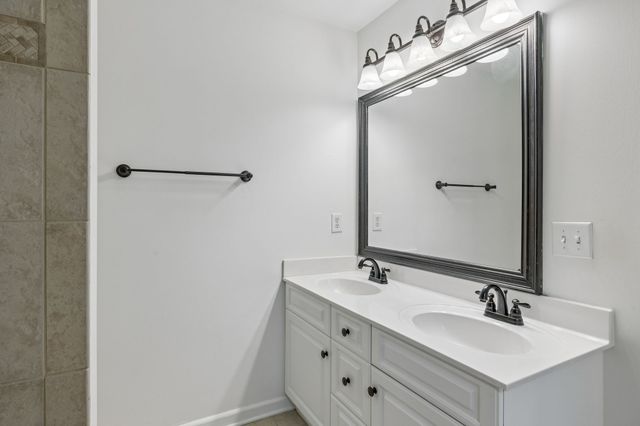 422 Normandy Cir, Nashville, TN 37209