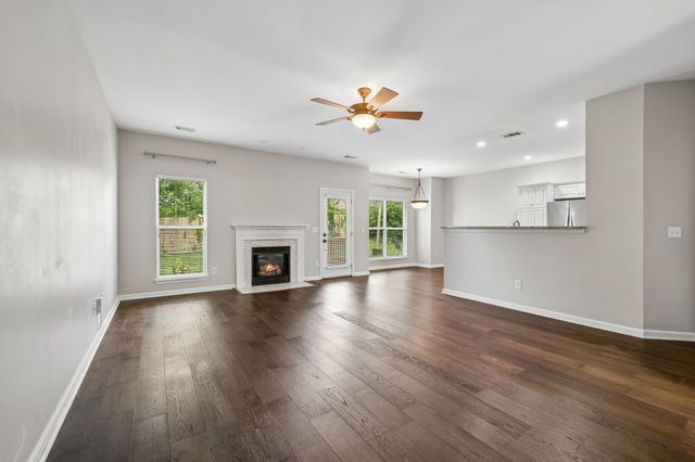 422 Normandy Cir, Nashville, TN 37209