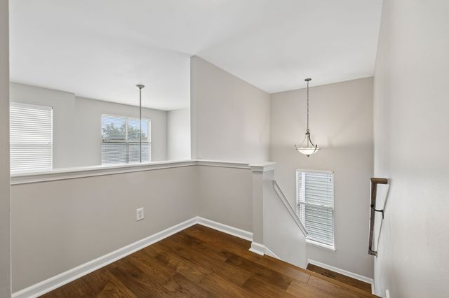 422 Normandy Cir, Nashville, TN 37209
