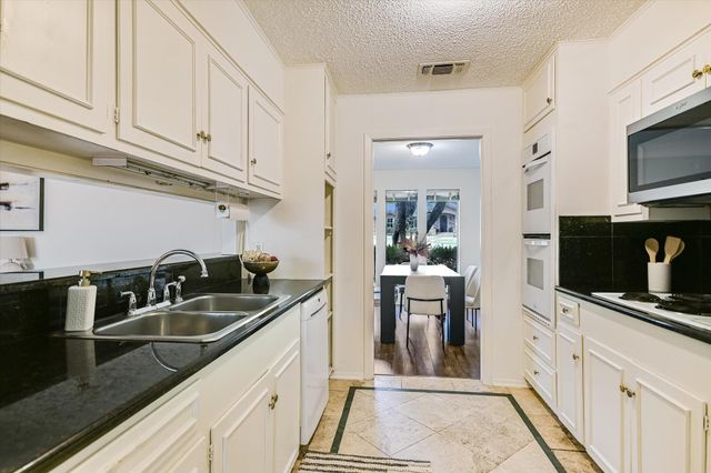 7201 Mesa DR, Austin, TX 78731