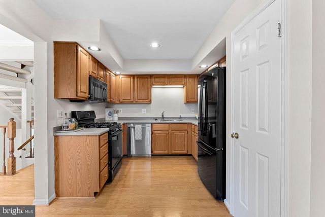 21922 GREENTREE TER, Sterling, VA 20164