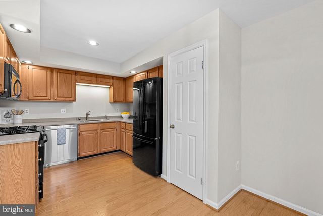 21922 GREENTREE TER, Sterling, VA 20164