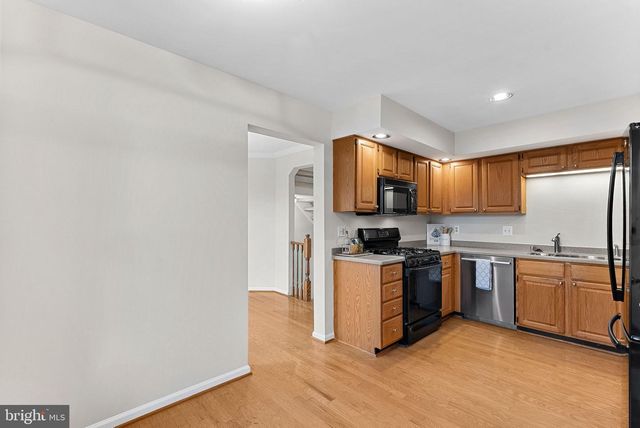 21922 GREENTREE TER, Sterling, VA 20164