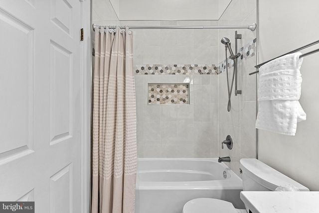 21922 GREENTREE TER, Sterling, VA 20164