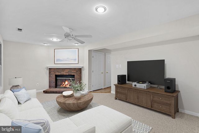 21922 GREENTREE TER, Sterling, VA 20164