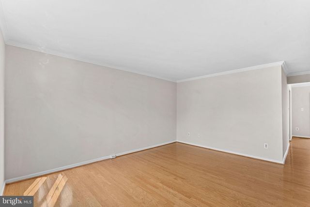 21922 GREENTREE TER, Sterling, VA 20164