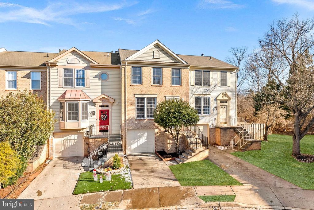 21922 GREENTREE TER, Sterling, VA 20164