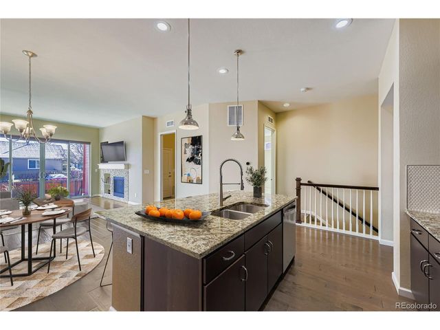 519 Deerwood Dr, Longmont, CO 80504