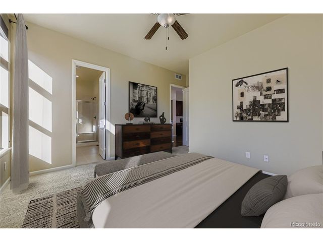 519 Deerwood Dr, Longmont, CO 80504