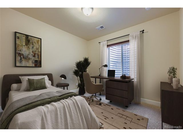 519 Deerwood Dr, Longmont, CO 80504