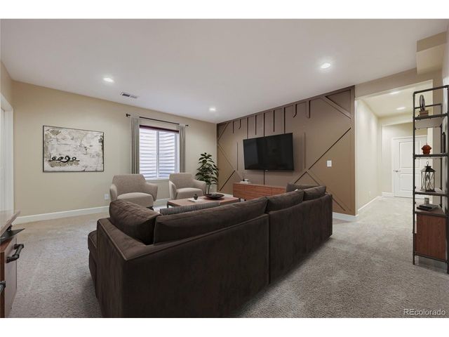 519 Deerwood Dr, Longmont, CO 80504