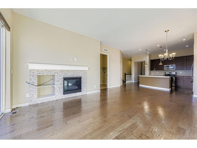 519 Deerwood Dr, Longmont, CO 80504