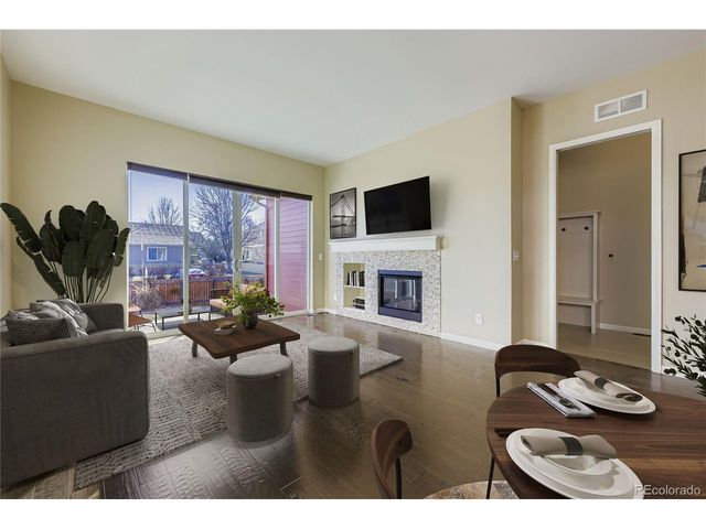 519 Deerwood Dr, Longmont, CO 80504