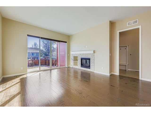 519 Deerwood Dr, Longmont, CO 80504